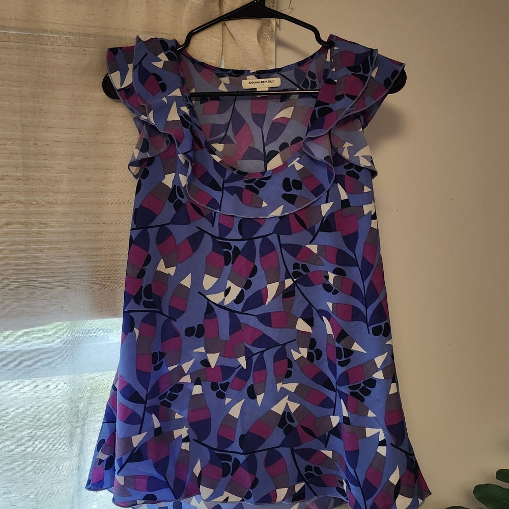 Banana Republic Blue Blouse. Short sleeve